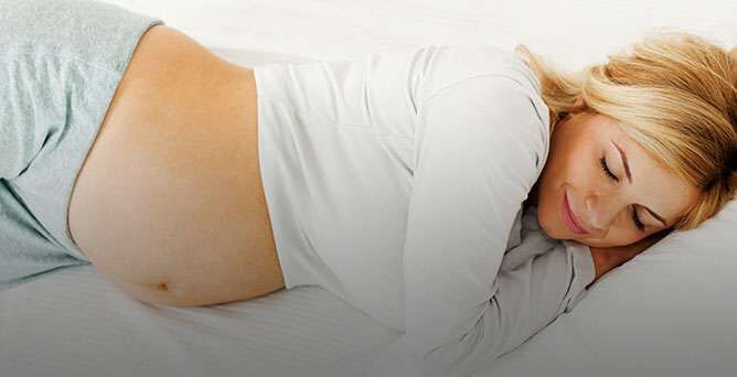 Come dormire in gravidanza: le posizioni più sicure 